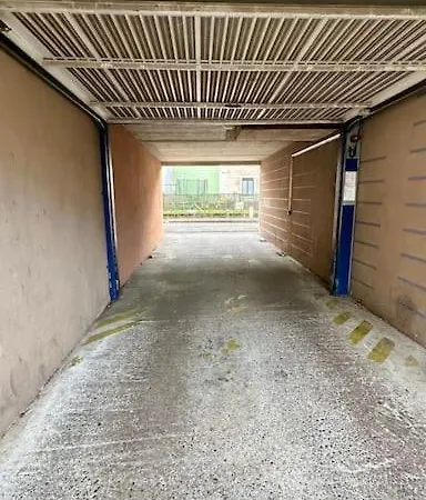 Magnifique Studio Tout Equipe + Parking / 21 Apartment