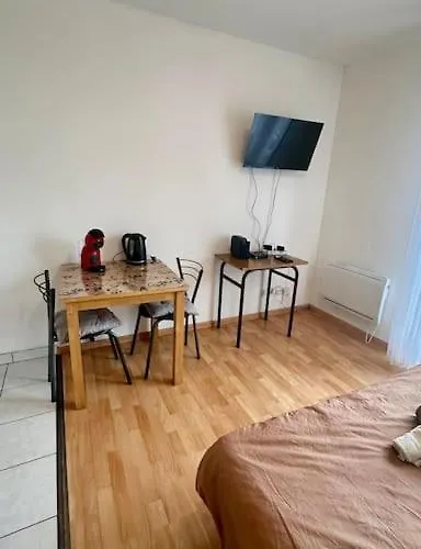 Magnifique Studio Tout Equipe + Parking / 21 * Mulhouse